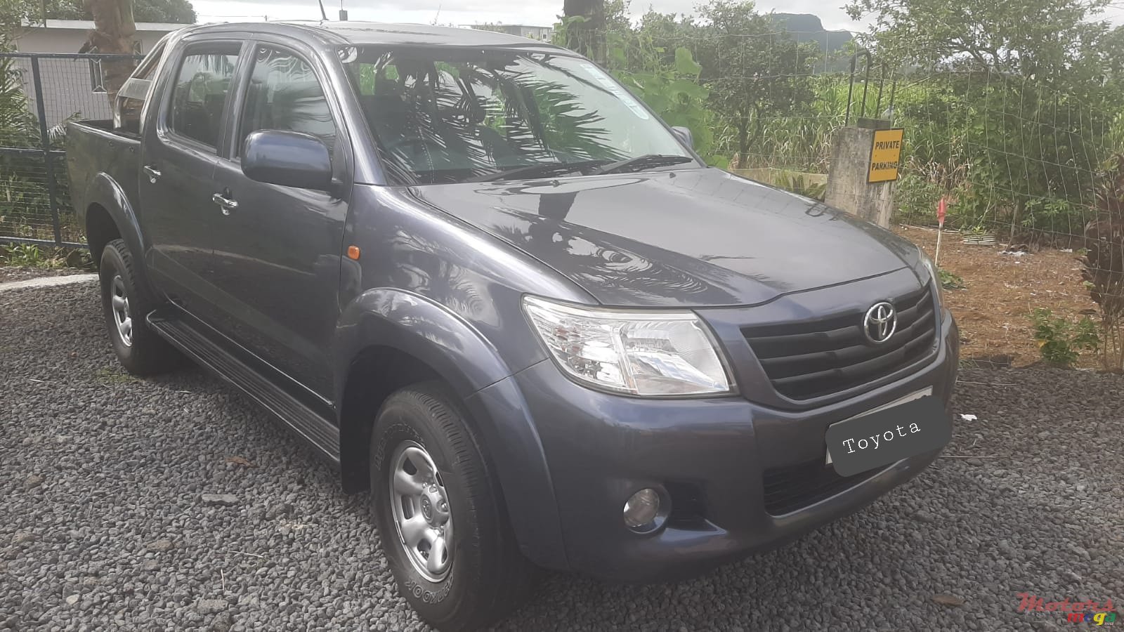 2012' Toyota Hilux any photo #1