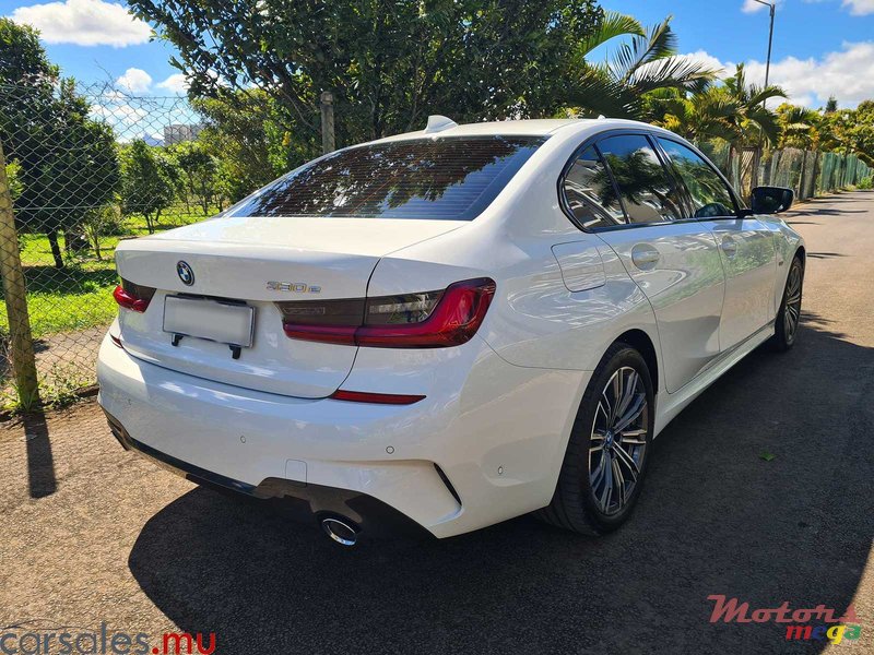 2022' BMW 330 e MSport Line photo #4