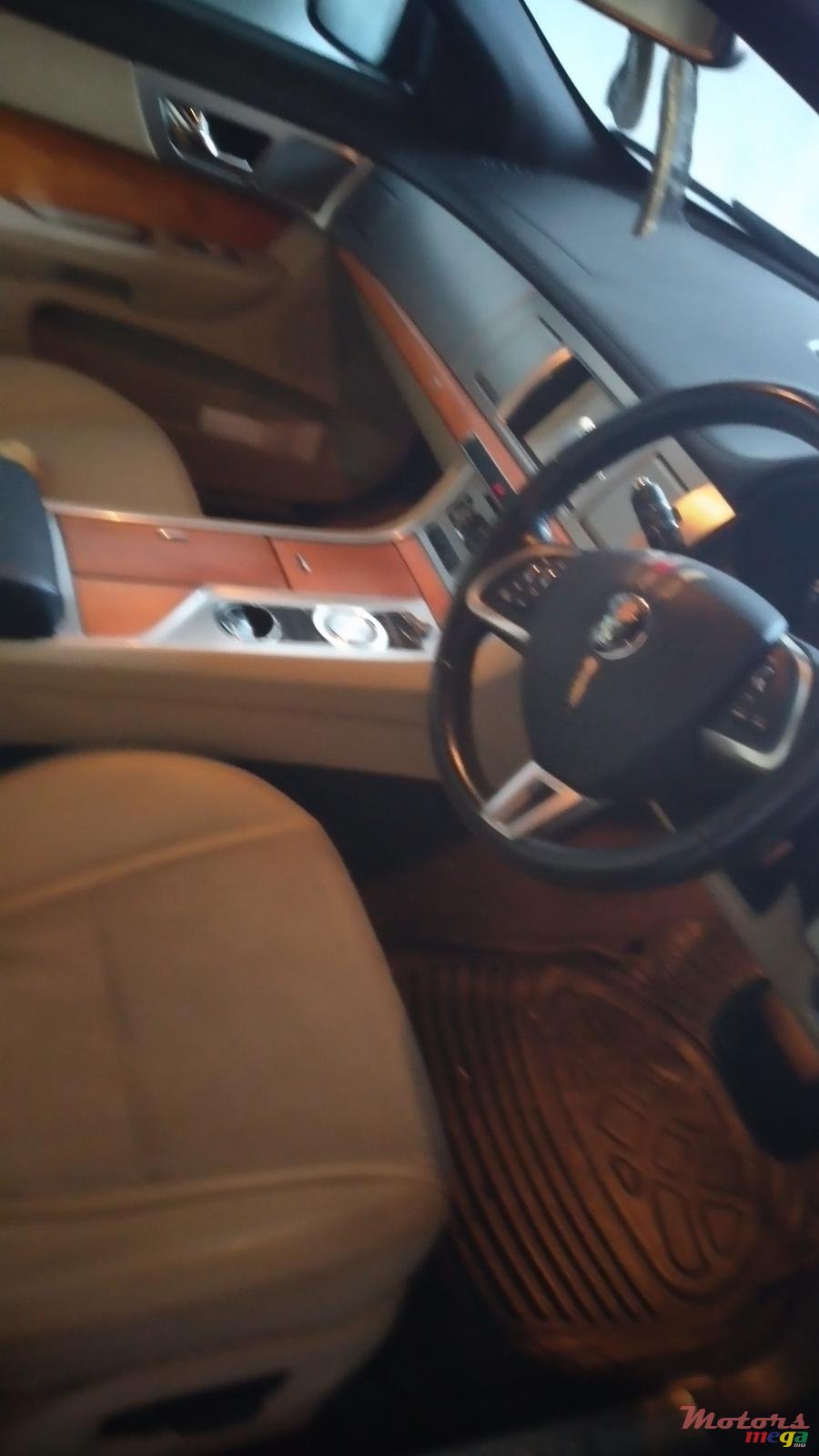 2014' Jaguar XF photo #3