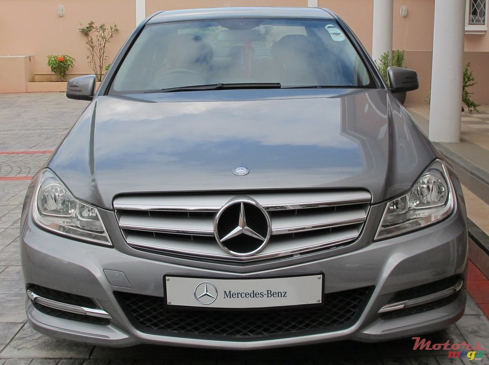 2011' Mercedes-Benz photo #1