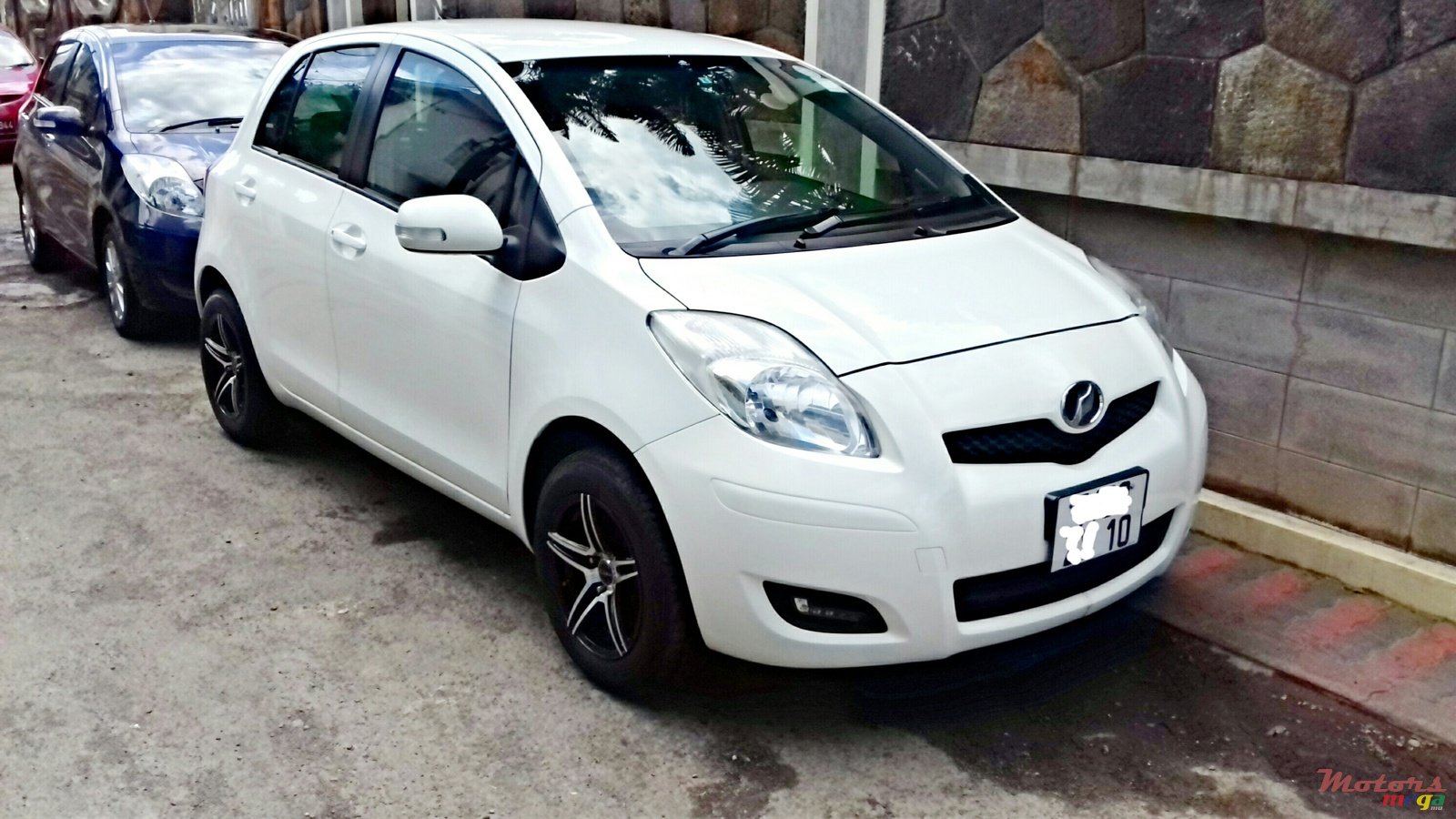 2010' Toyota Vitz 1000cc photo #1