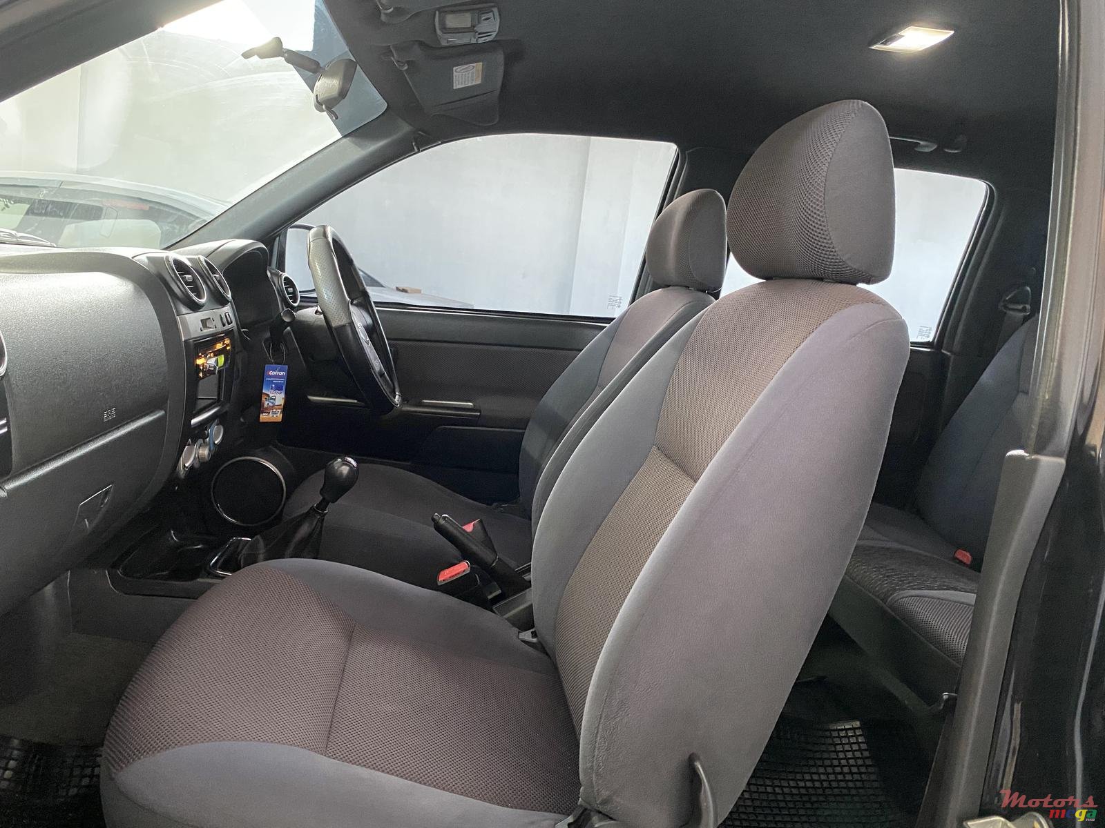 2011' Isuzu D-Max photo #4