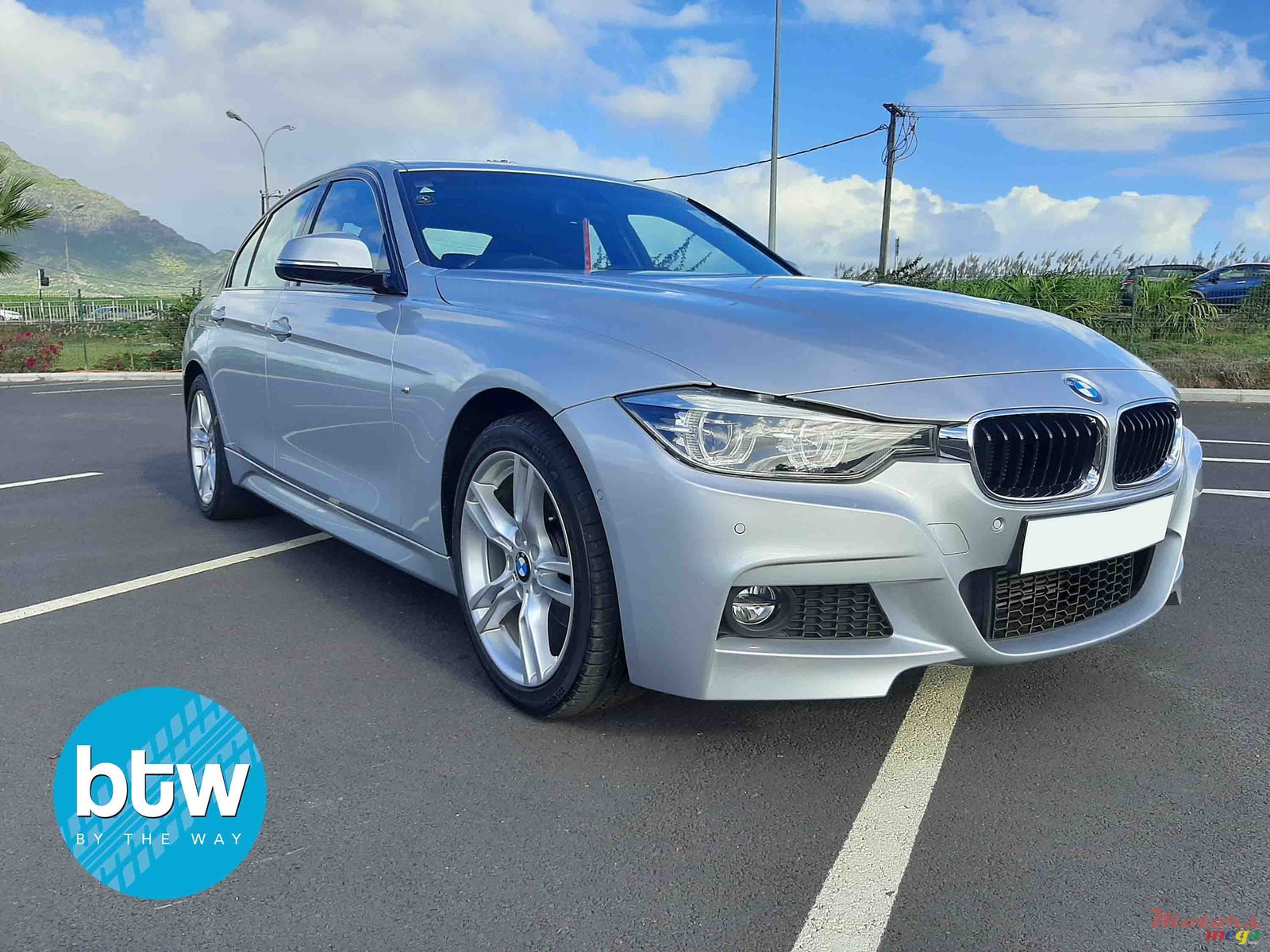 2017' BMW 318 photo #1