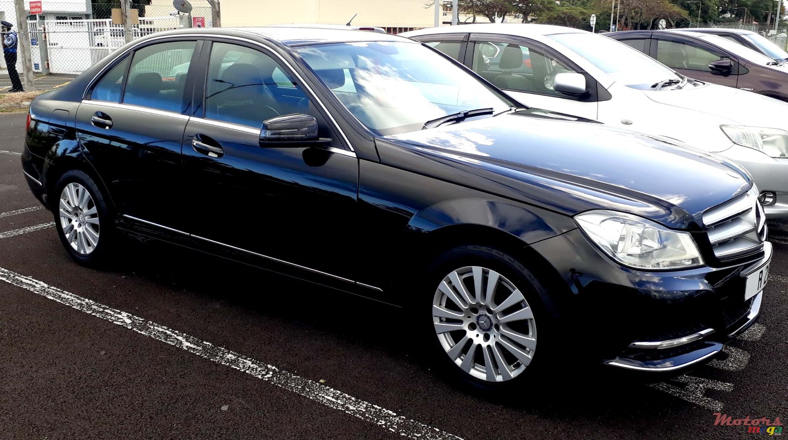 2013' Mercedes-Benz C-Class Elegance photo #2