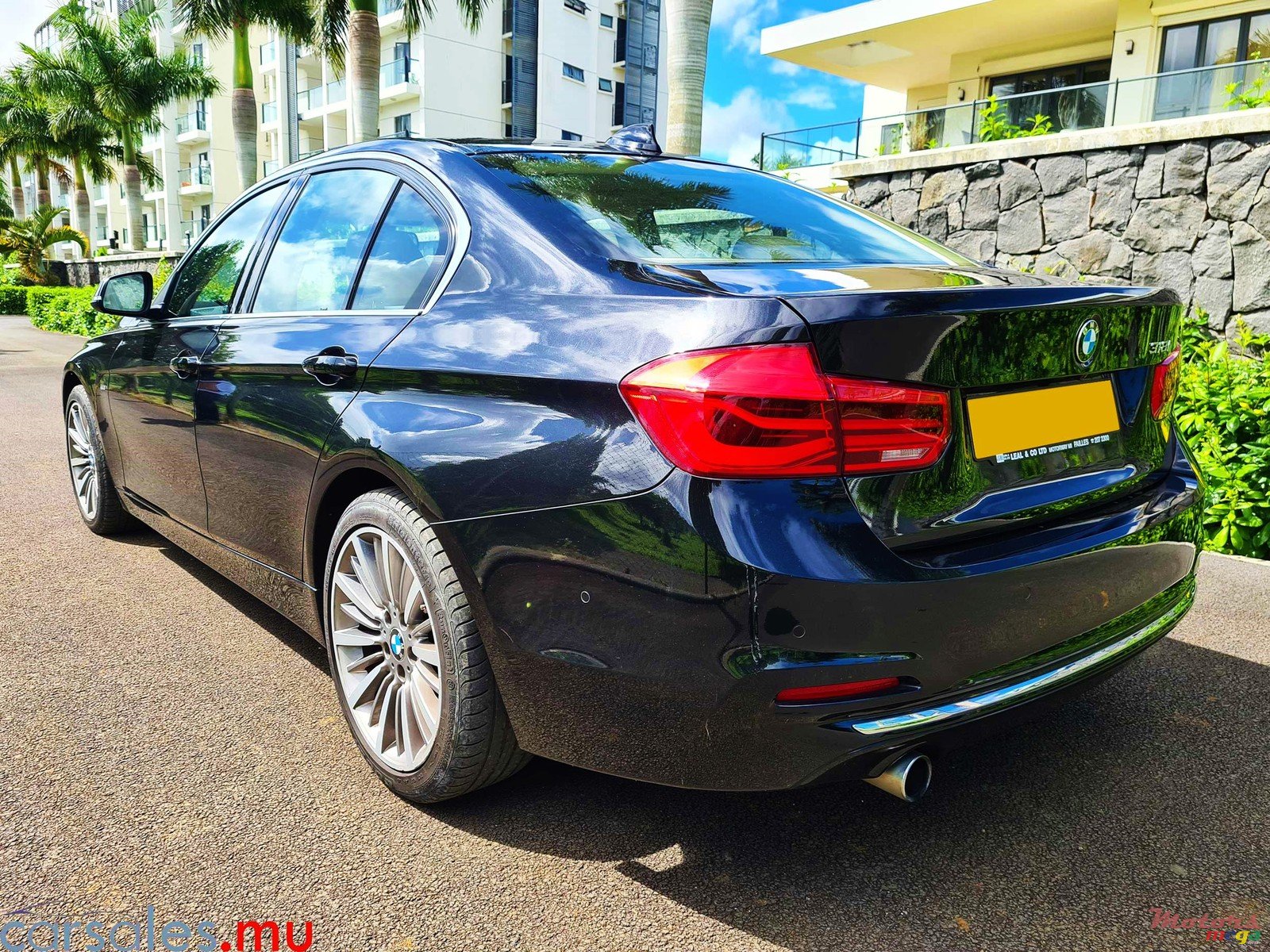 2016' BMW 318 Luxury Line photo #2