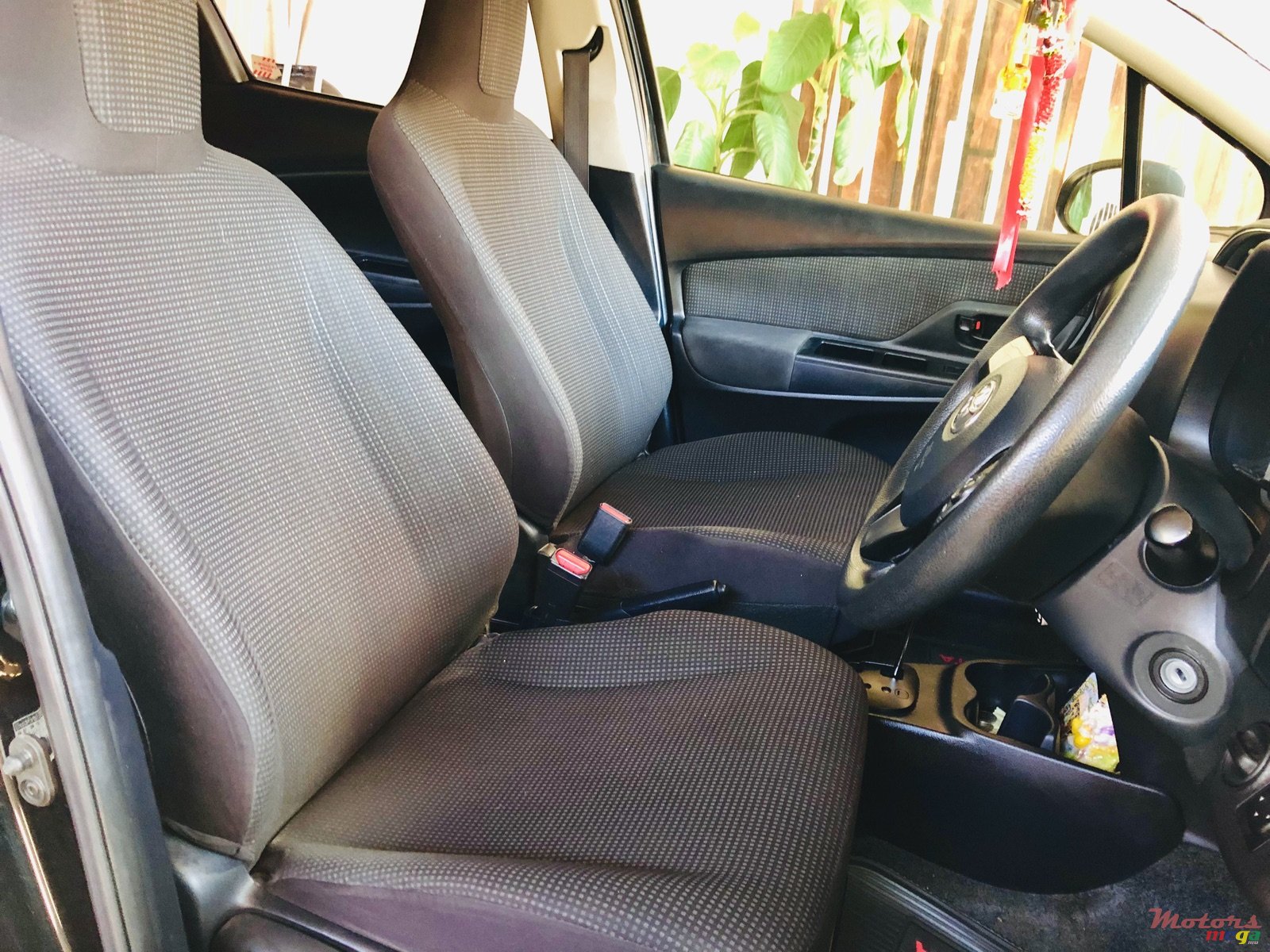 2017' Toyota Vitz photo #3