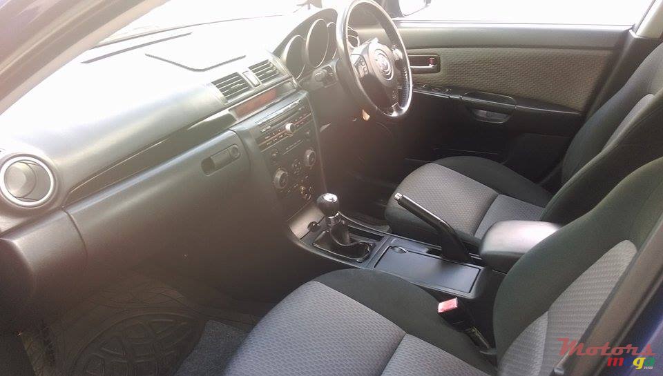 2007' Mazda 3 photo #3