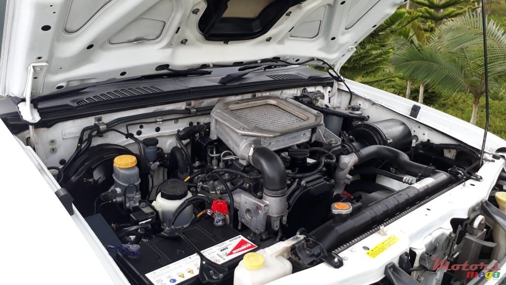 2013' Nissan NP300 Hardbody photo #3