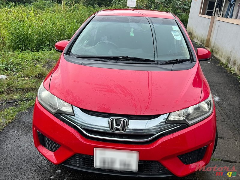 2014' Honda Fit Hybrid photo #2