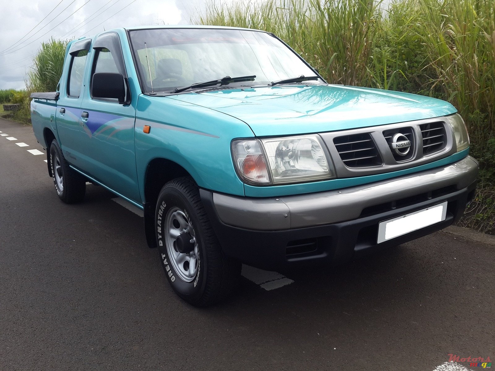 2005' Nissan Harbody (2x4) photo #1