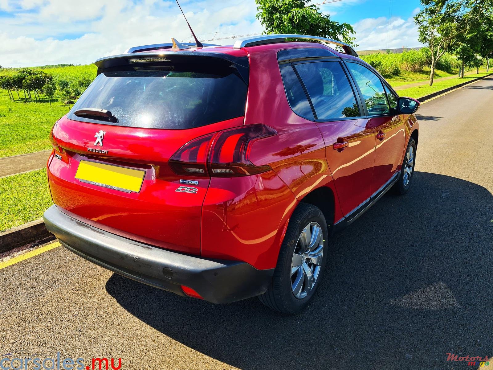 2018' Peugeot 2008 1.2 Hatchback photo #4