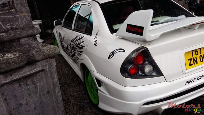 2000' Mitsubishi Lancer photo #4