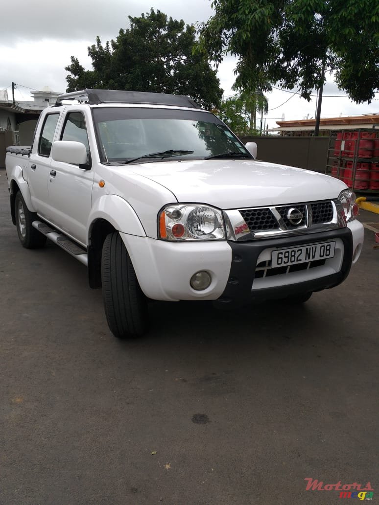 2008' Nissan NP300 4x2 photo #2