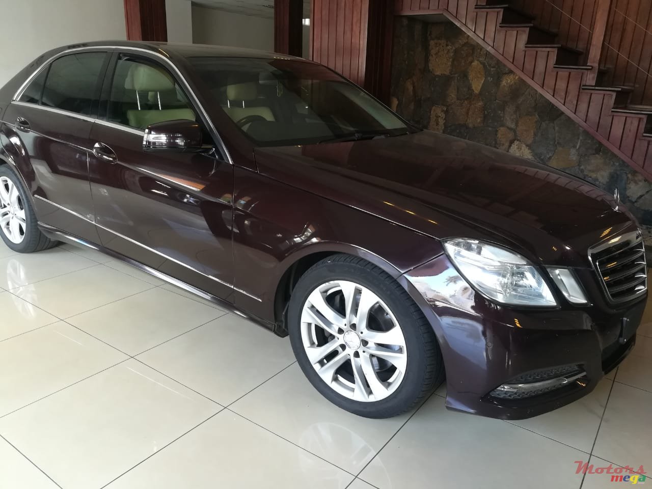 2010' Mercedes-Benz E-Class photo #1