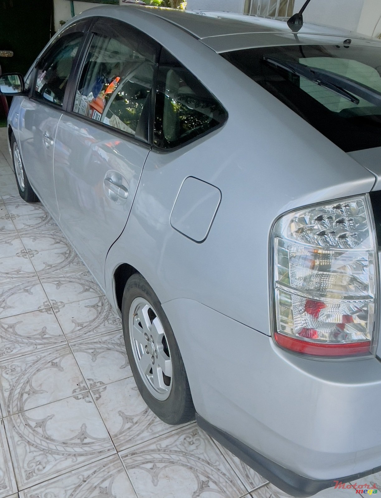 2010' Toyota Prius Japan photo #4