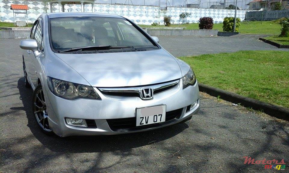 2007' Honda Civic Hybrid photo #2
