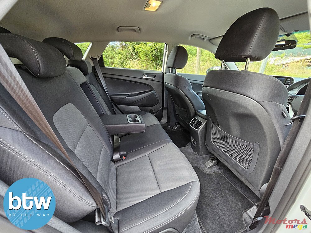 2020' Hyundai Tucson photo #6