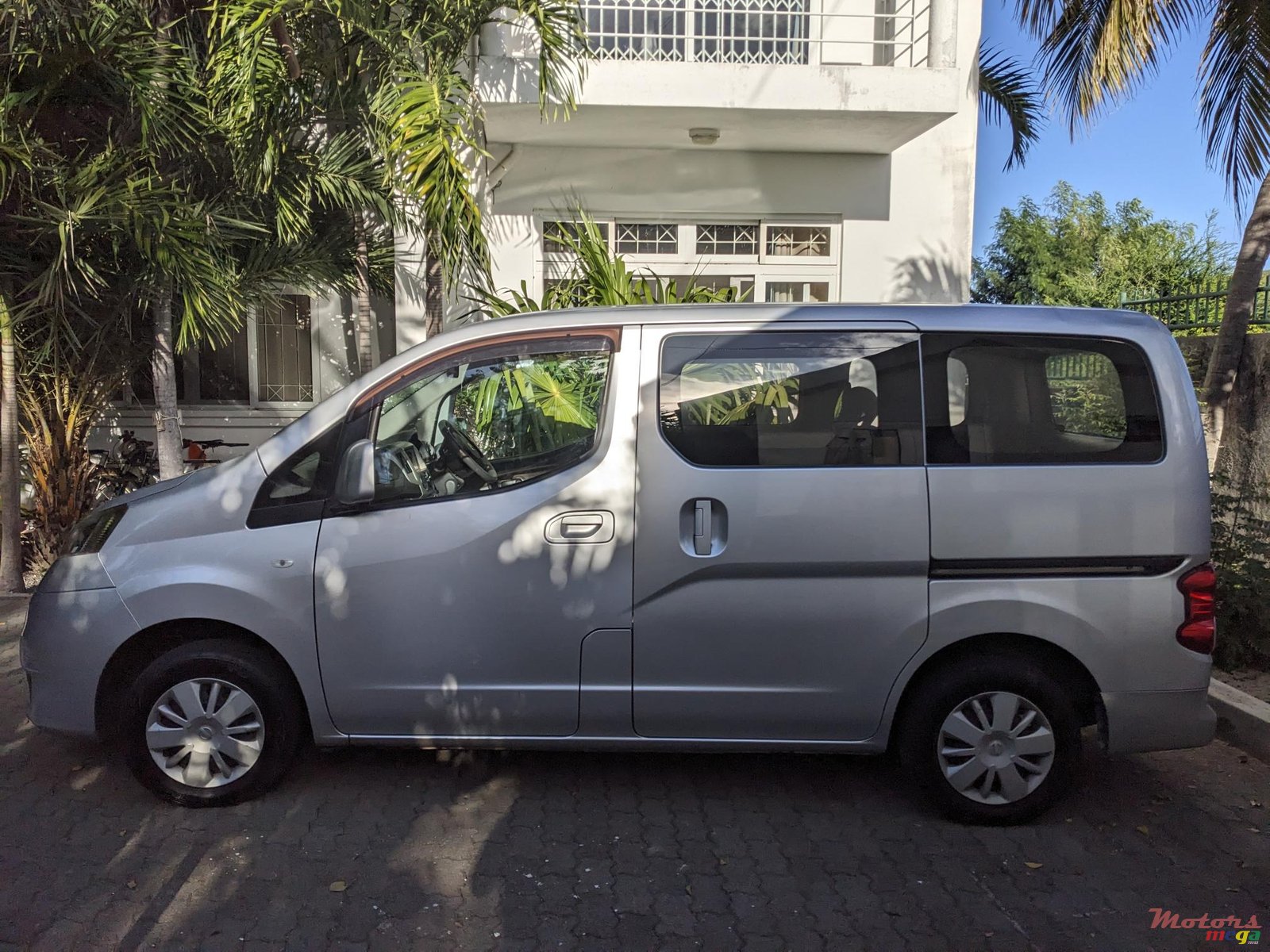 2016' Nissan NV200 photo #2