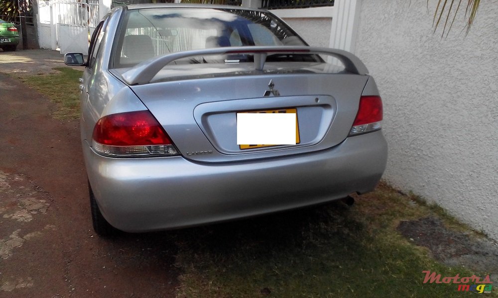 2007' Mitsubishi Lancer photo #5