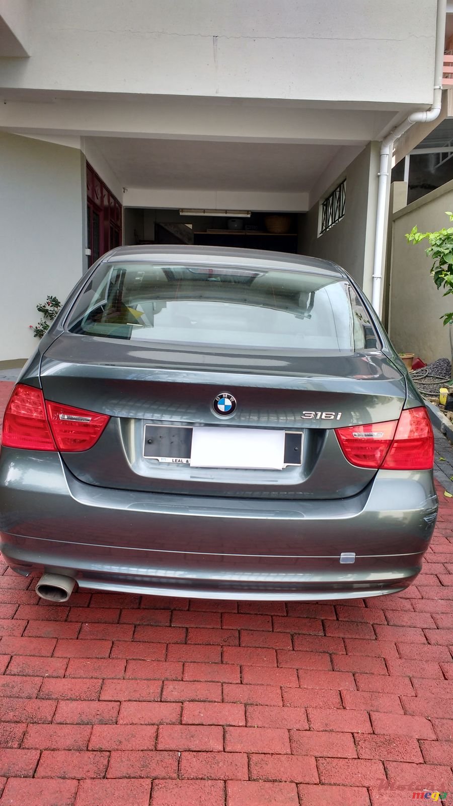 2009' BMW 316 photo #2