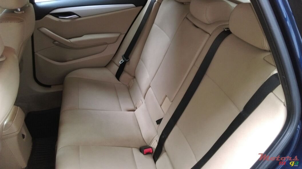 2011' BMW X1 photo #3