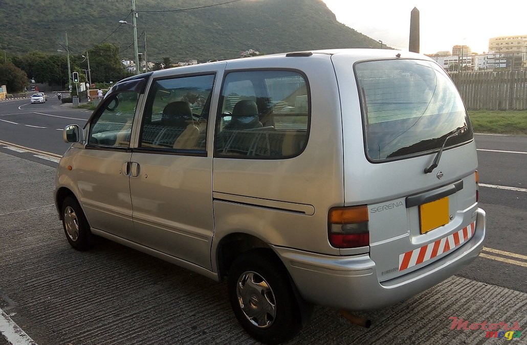 1997' Nissan Serena photo #3