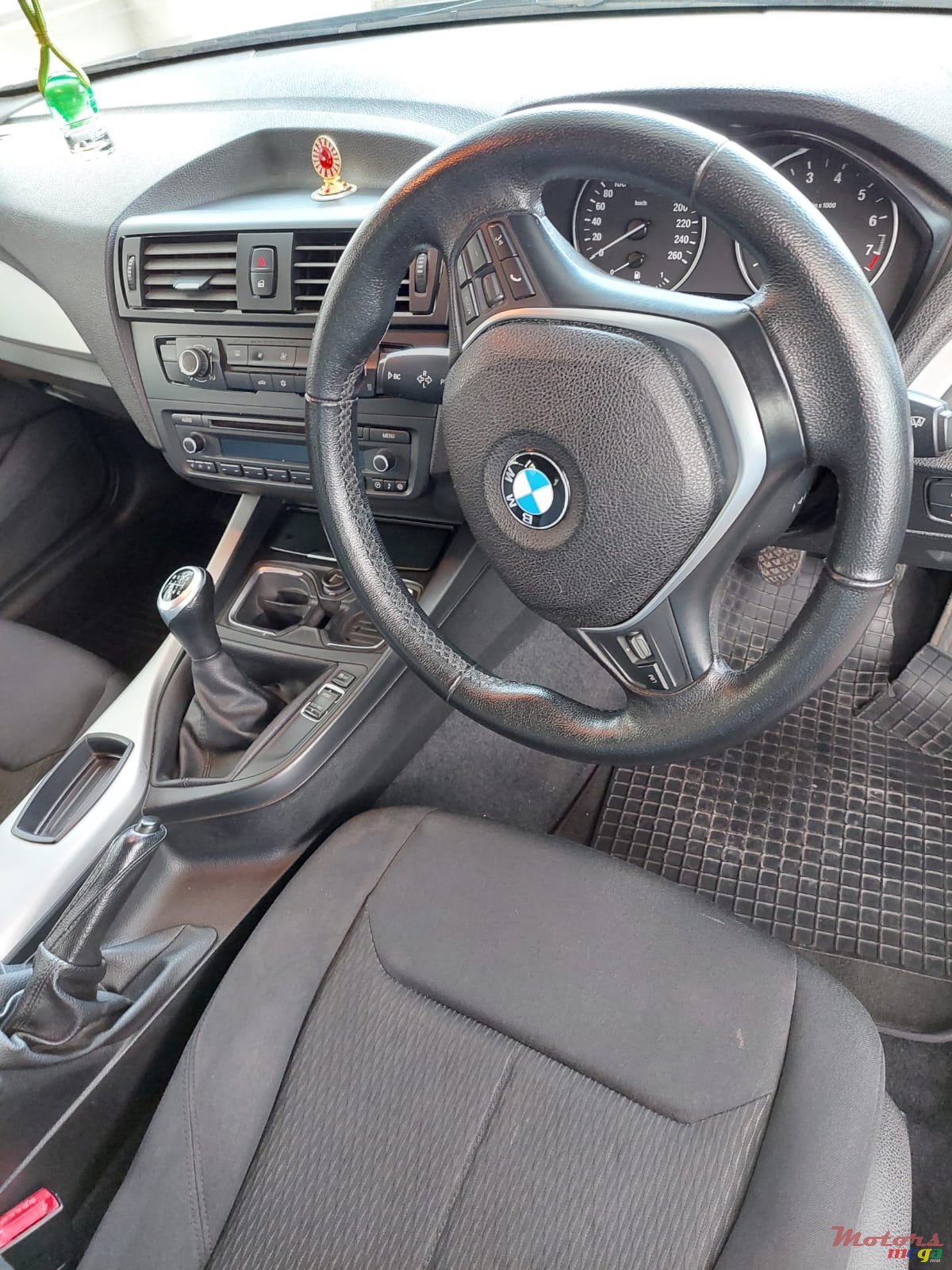 2011' BMW 116 photo #6