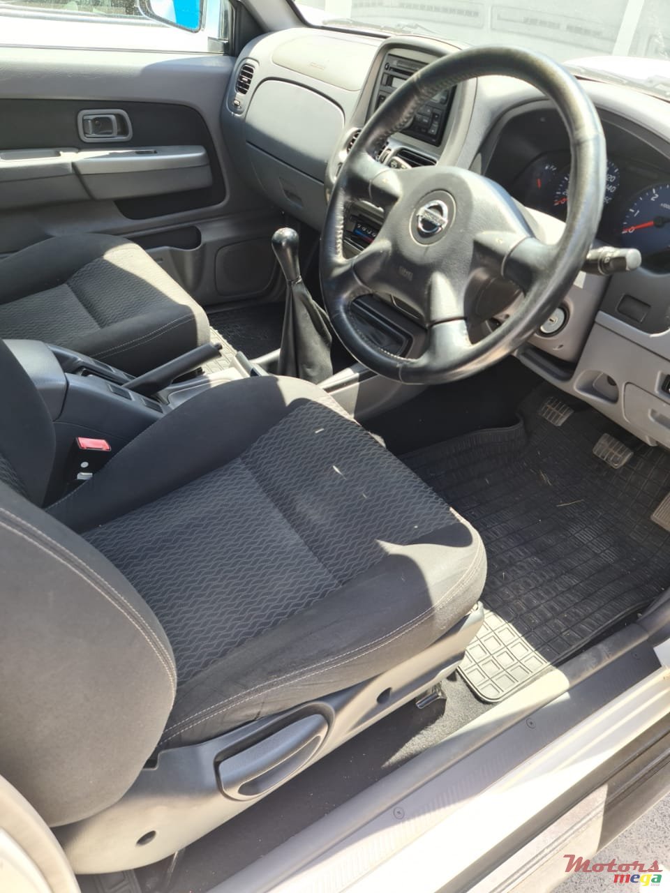 2018' Nissan NP300 photo #5