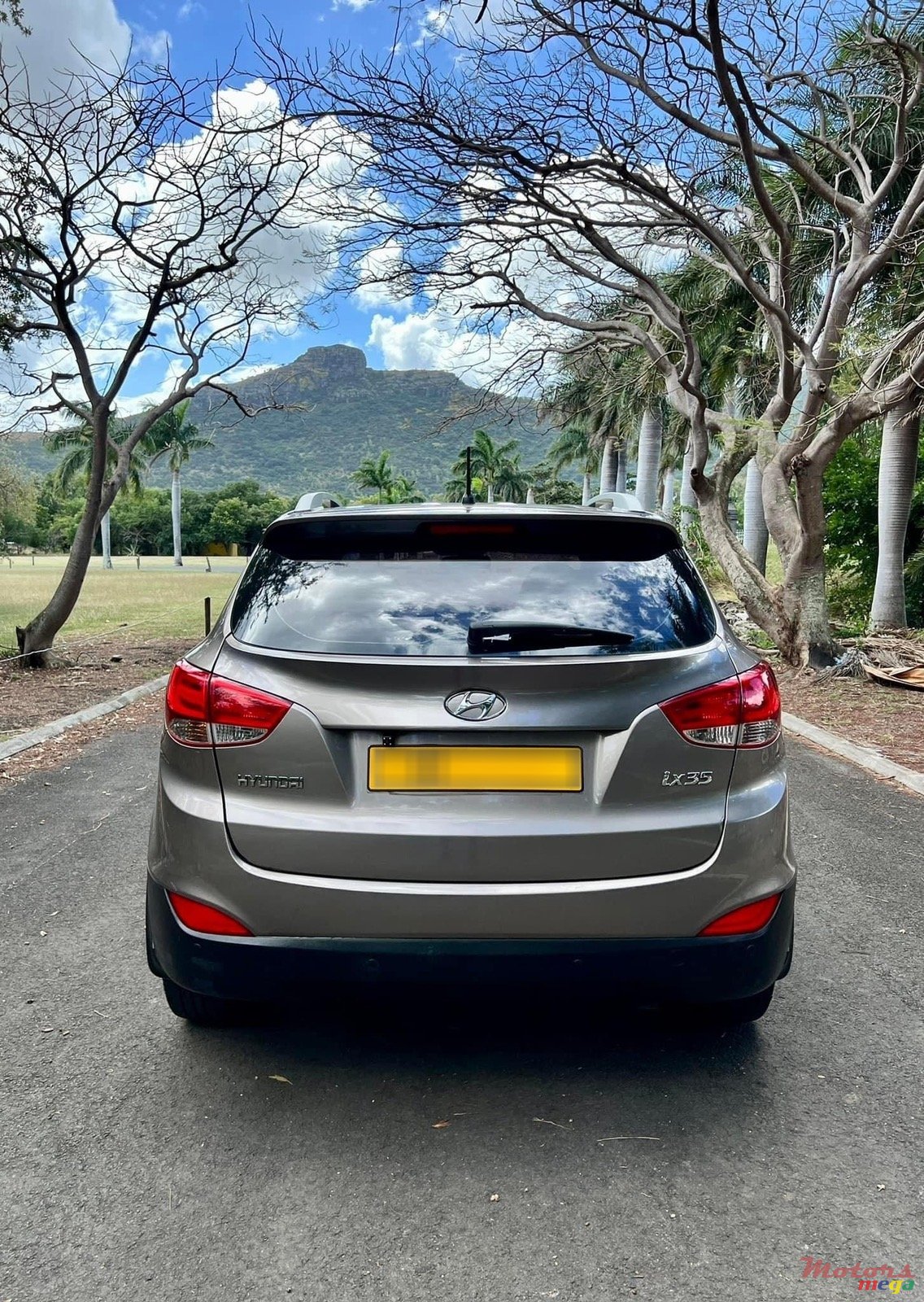 2011' Hyundai photo #3