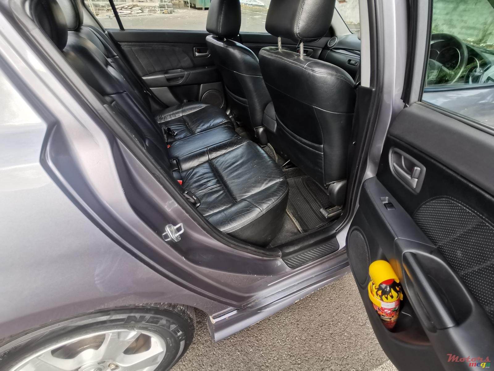 2004' Mazda 3 photo #7