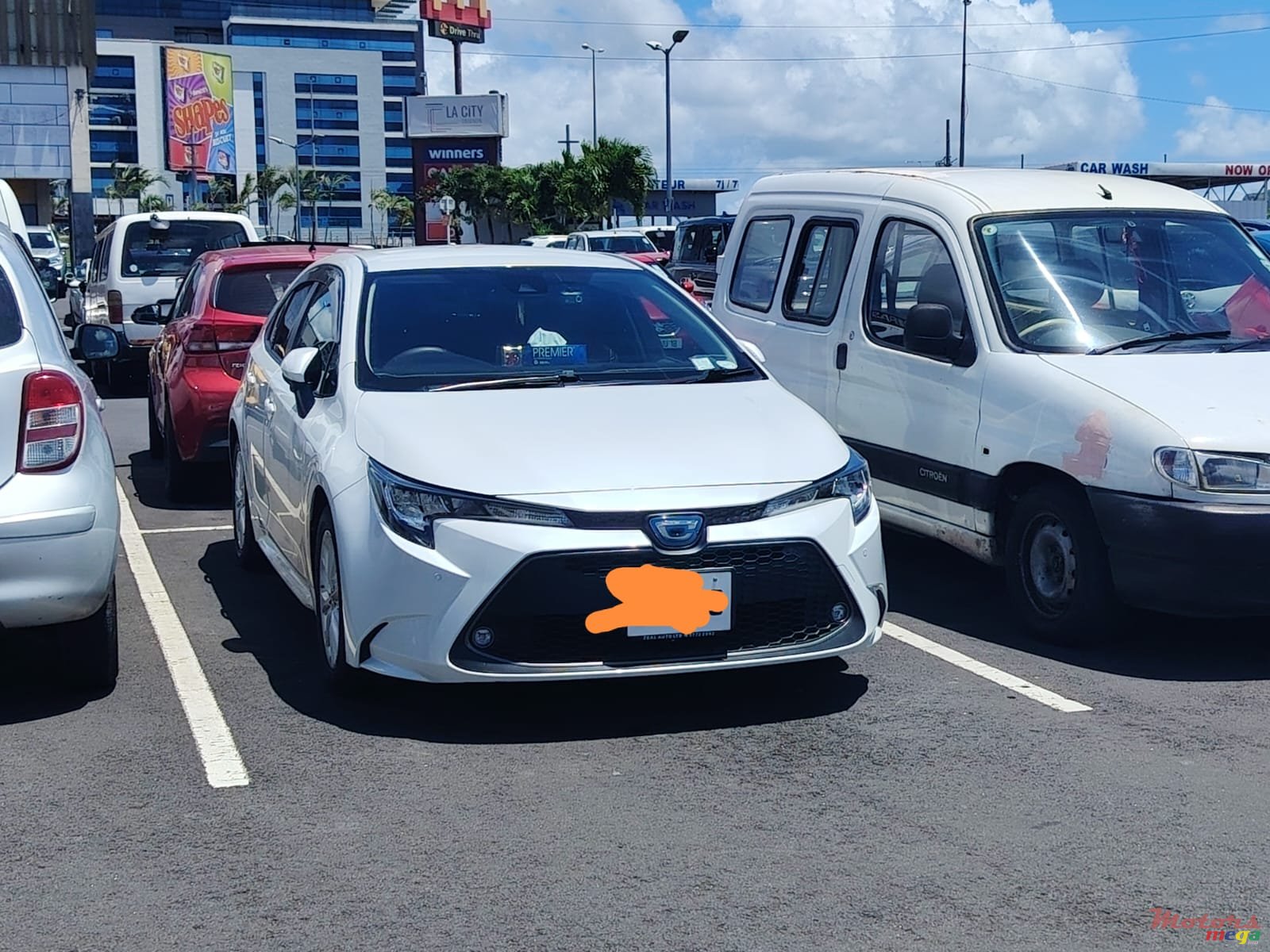 2022' Toyota Corolla photo #1
