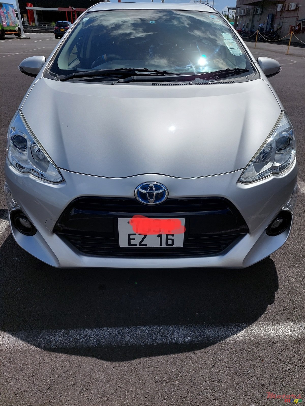 2016' Toyota Aqua photo #1