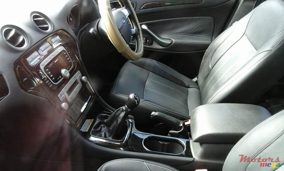 2010' Ford Mondeo photo #3
