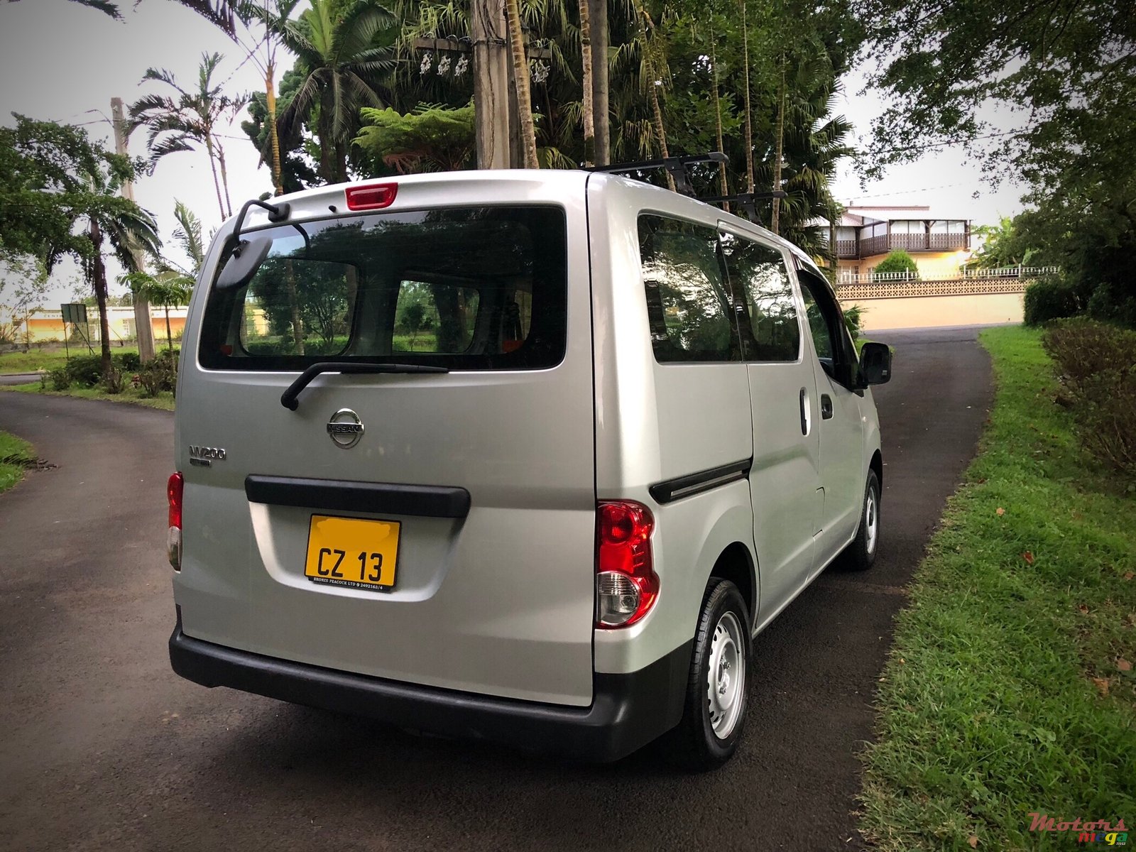 2013' Nissan NV200 photo #2