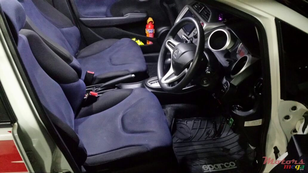 2011' Honda Fit photo #4