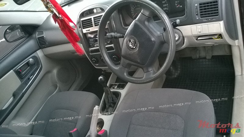 2005' Kia Cerato photo #3
