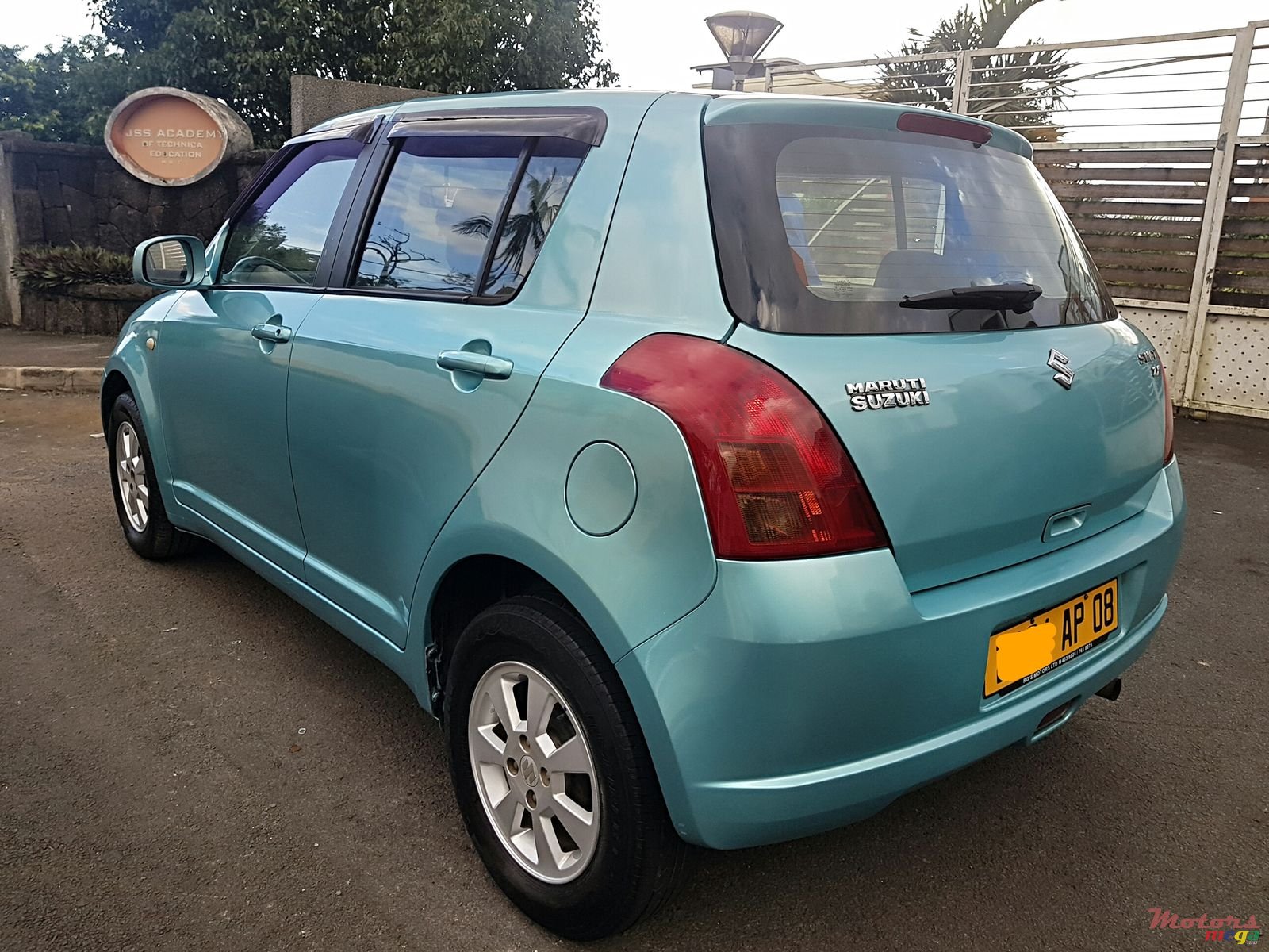 2008' Suzuki Swift photo #3