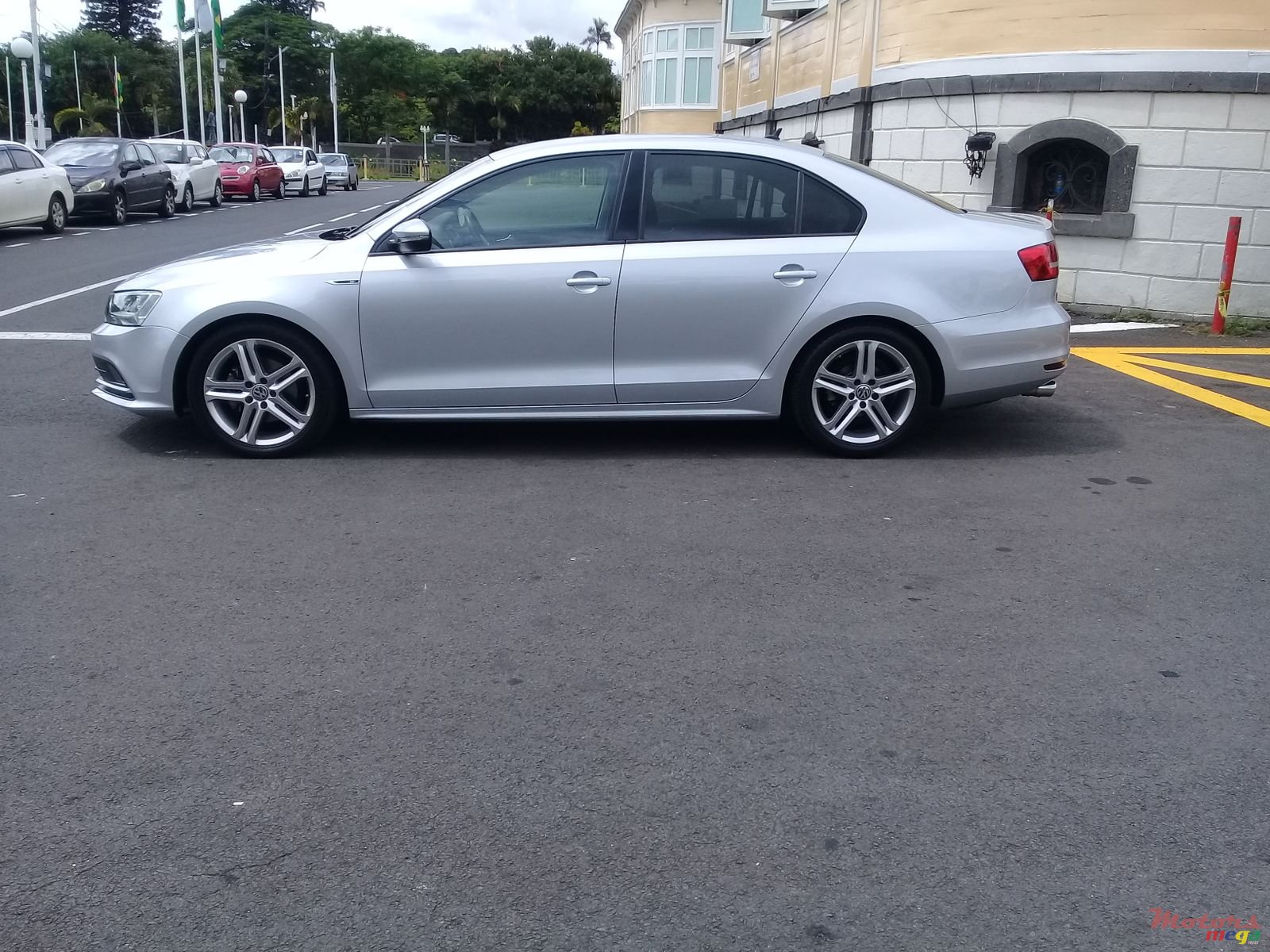 2015' Volkswagen Jetta III photo #2