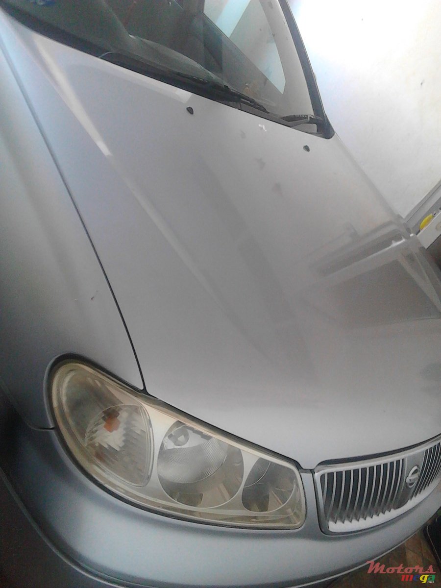 2003' Nissan N17 photo #2