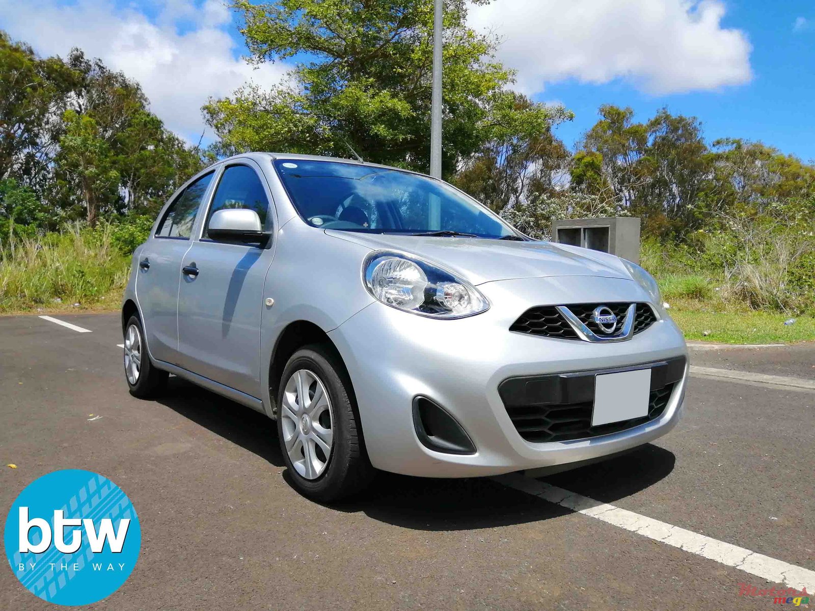 2015' Nissan March photo #1