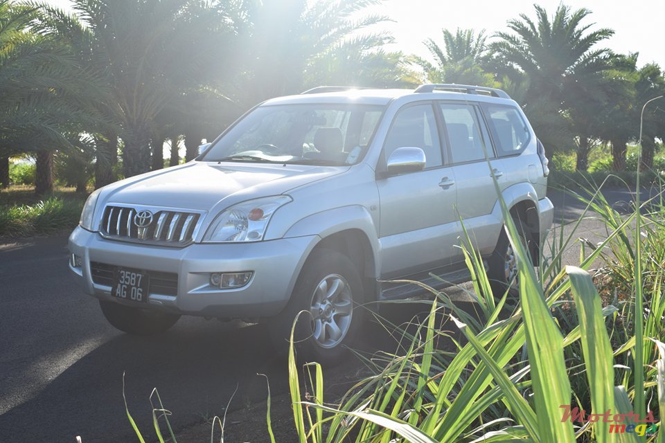 2006' Toyota Prado photo #3