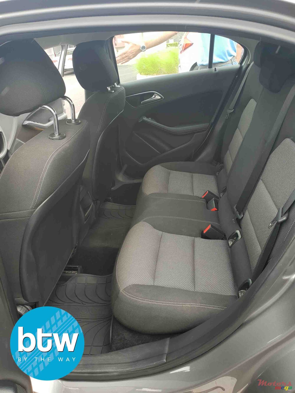 2013' Mercedes-Benz A 200 photo #4