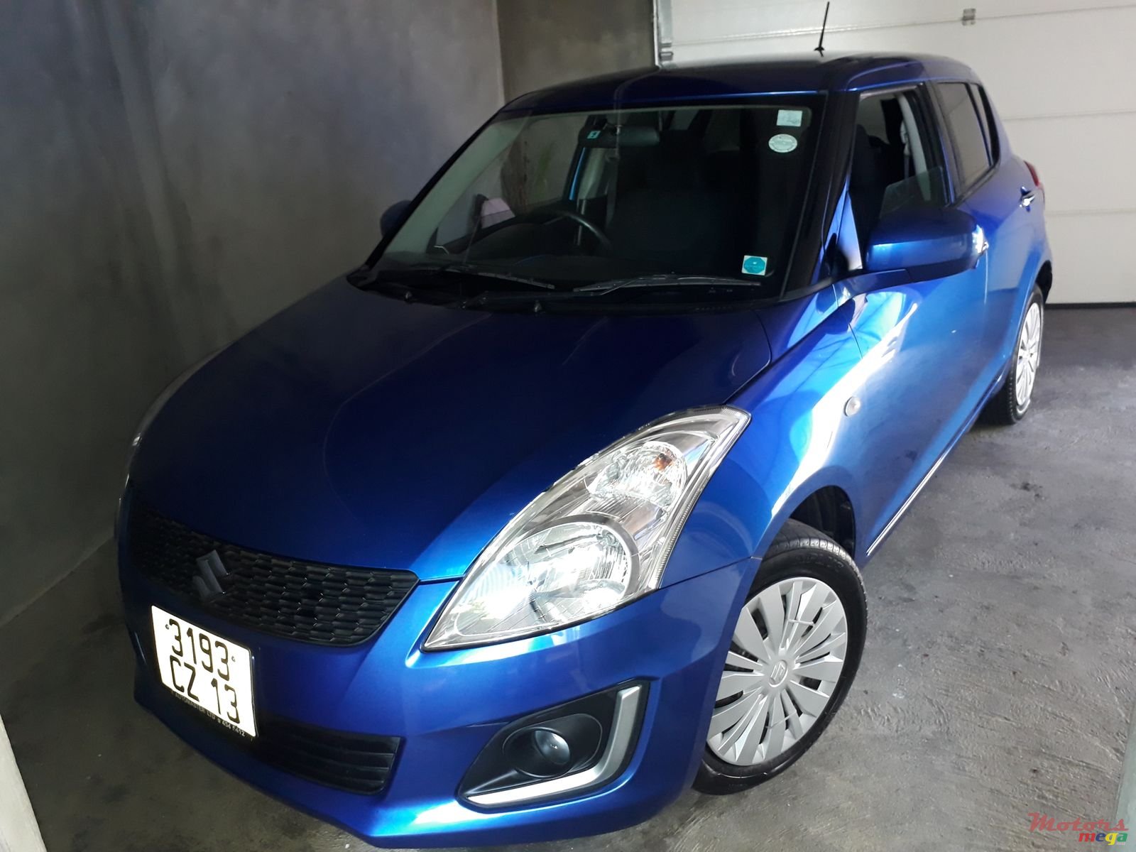 2013' Suzuki Swift photo #1