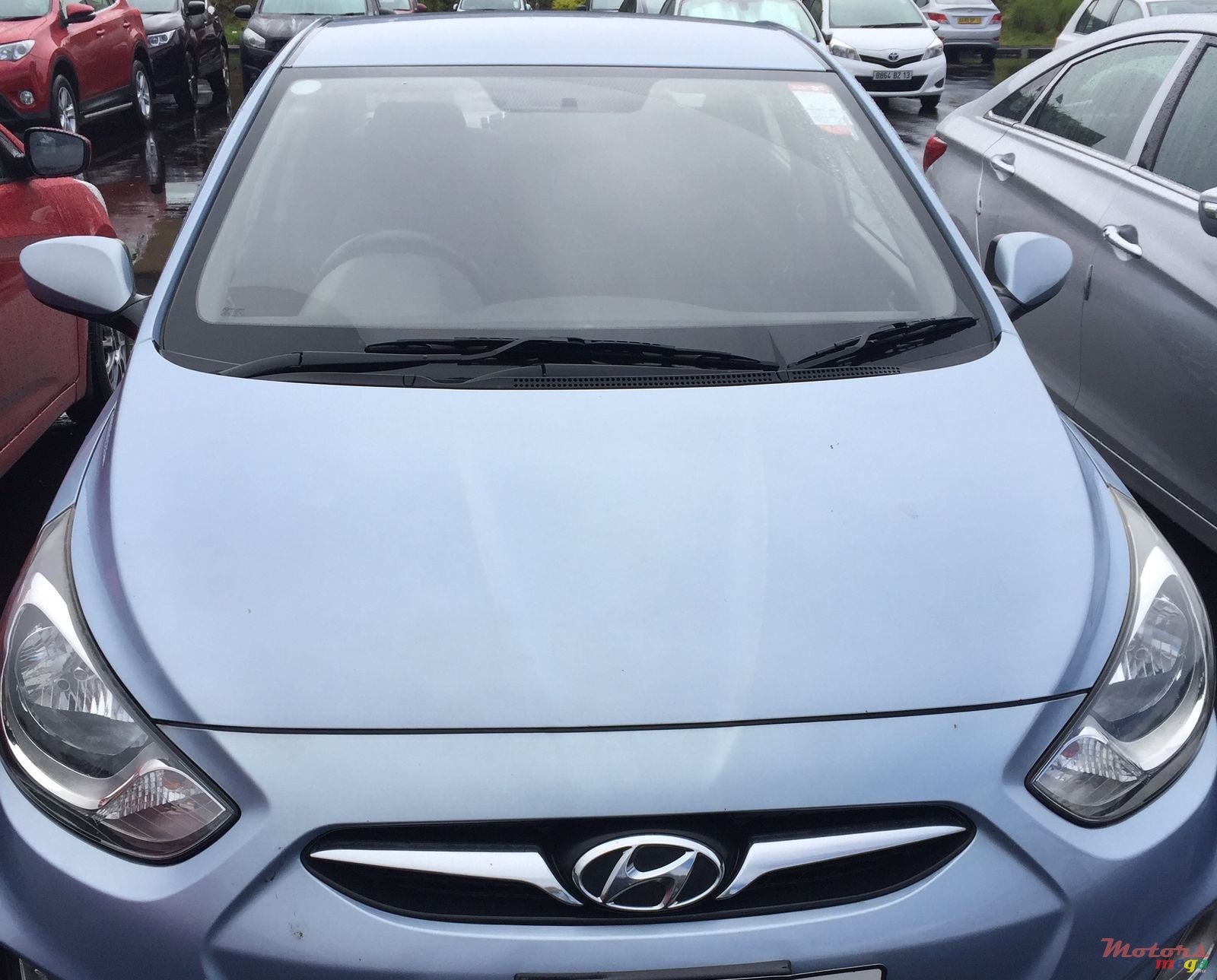 2011' Hyundai Accent photo #2