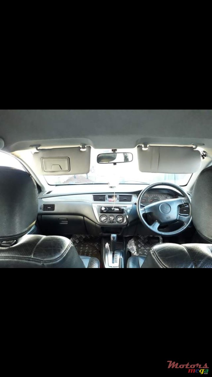 2005' Mitsubishi Lancer GLX photo #6