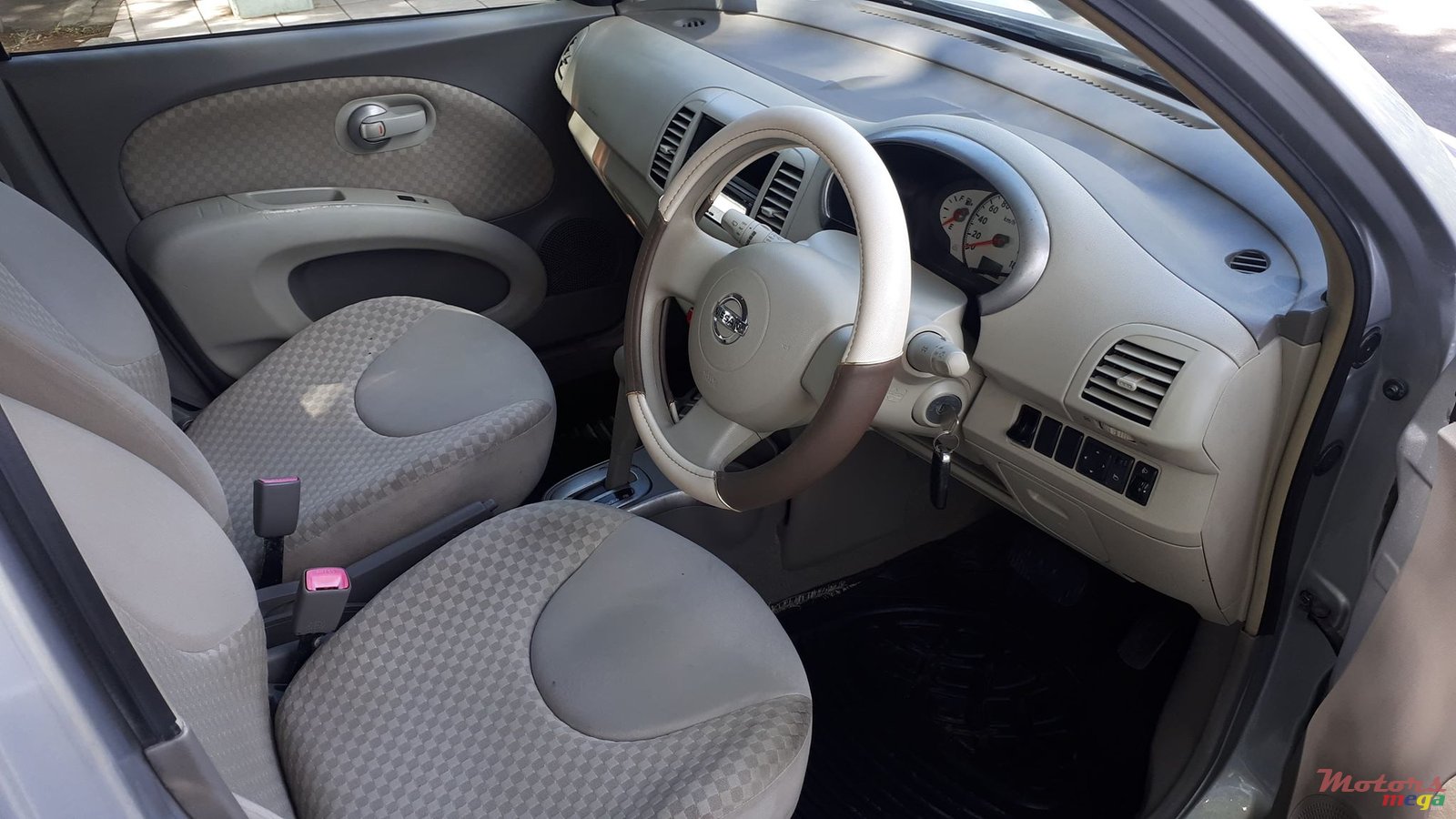 2010' Nissan March photo #5