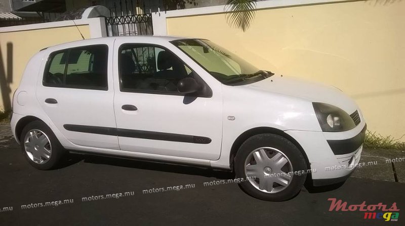 2003' Renault photo #1