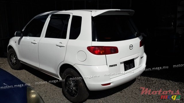 2004' Mazda Demio photo #4