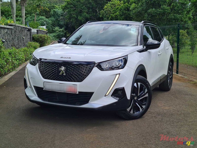 2021' Peugeot 2008 1.2 Allure photo #1