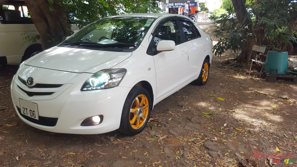 2006' Toyota Belta 1.3 photo #3